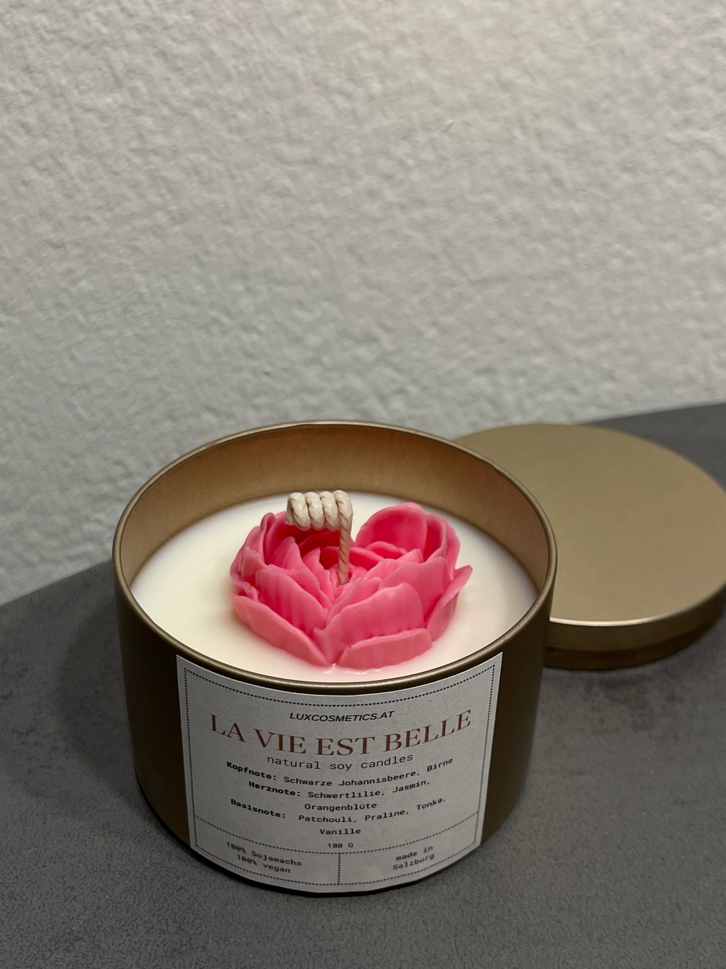 LA VIE EST BELLE Duftkerze handgegossen, Designer