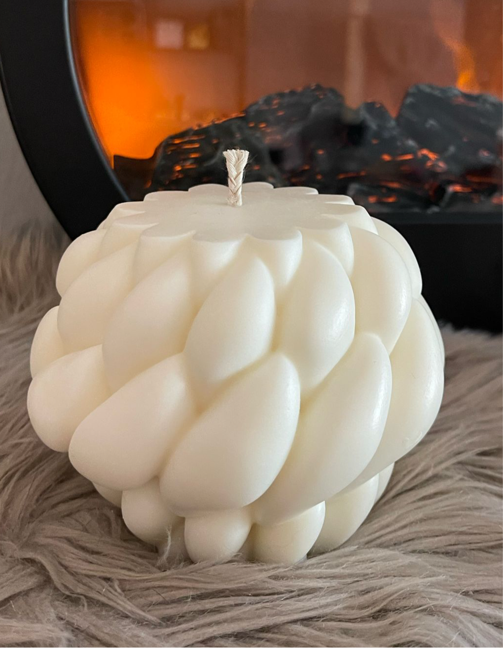 Wollknäuel XXL Deko Kerze „Molly“, handgegossen | Clean & Aesthetic | Skandi