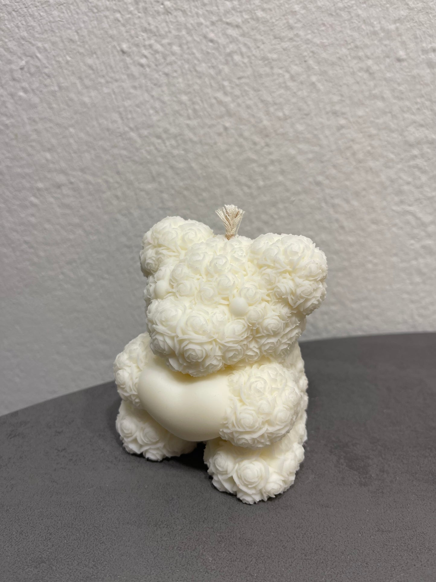 Teddybär XL Kerze aus Rosen, handgegossen | Zart & Liebevoll