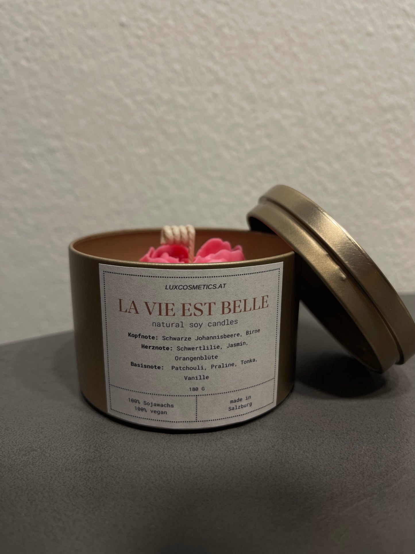 LA VIE EST BELLE Duftkerze handgegossen, Designer