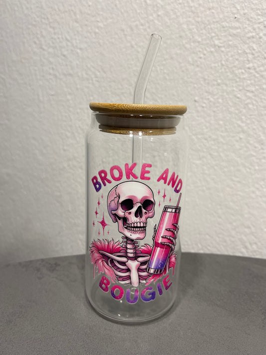 „Broke & Bougie„ Trinkbecher mit Deckel & Strohhalm aus Glas