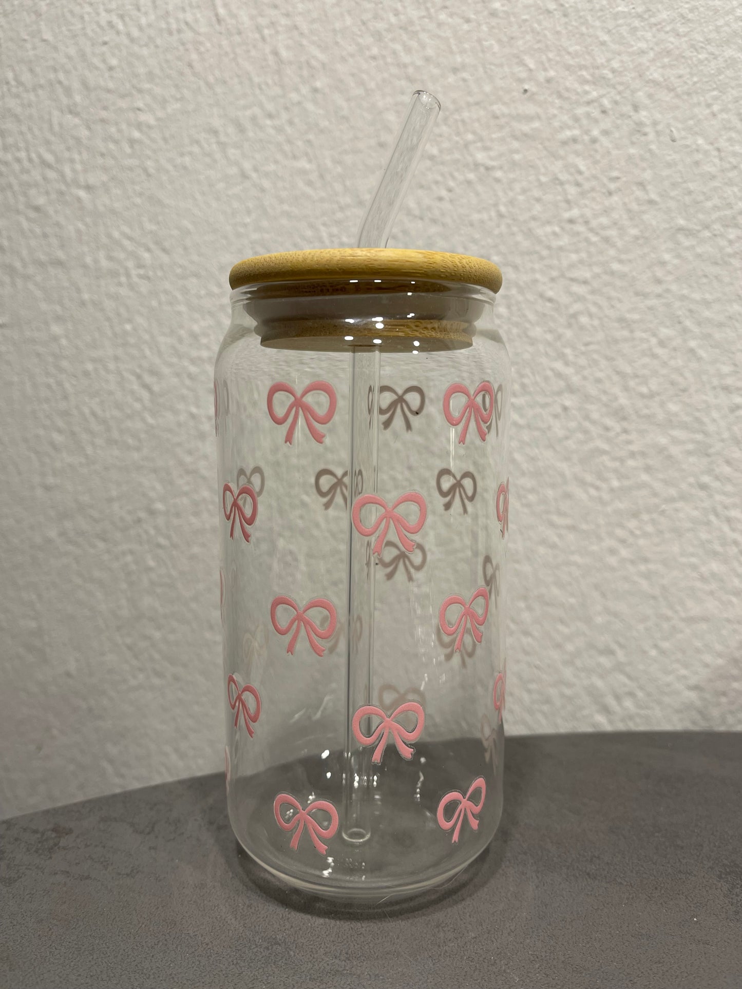 „Sweet Bow„ Trinkbecher mit Deckel & Strohhalm aus Glas 🎀