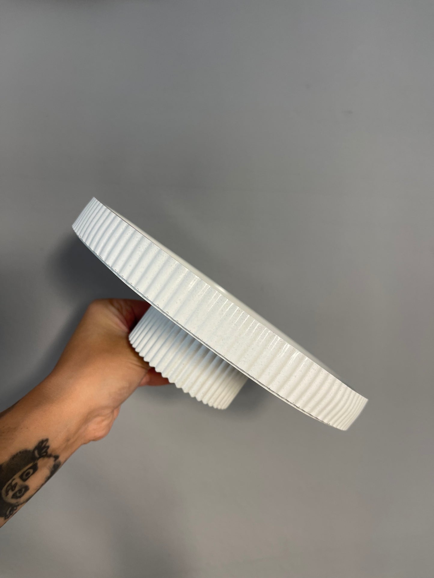 Beton Schale mit Fuß „Katja“ - Einzeln oder als Set | Handgemacht | Modern & minimalistisch | Rillenoptik