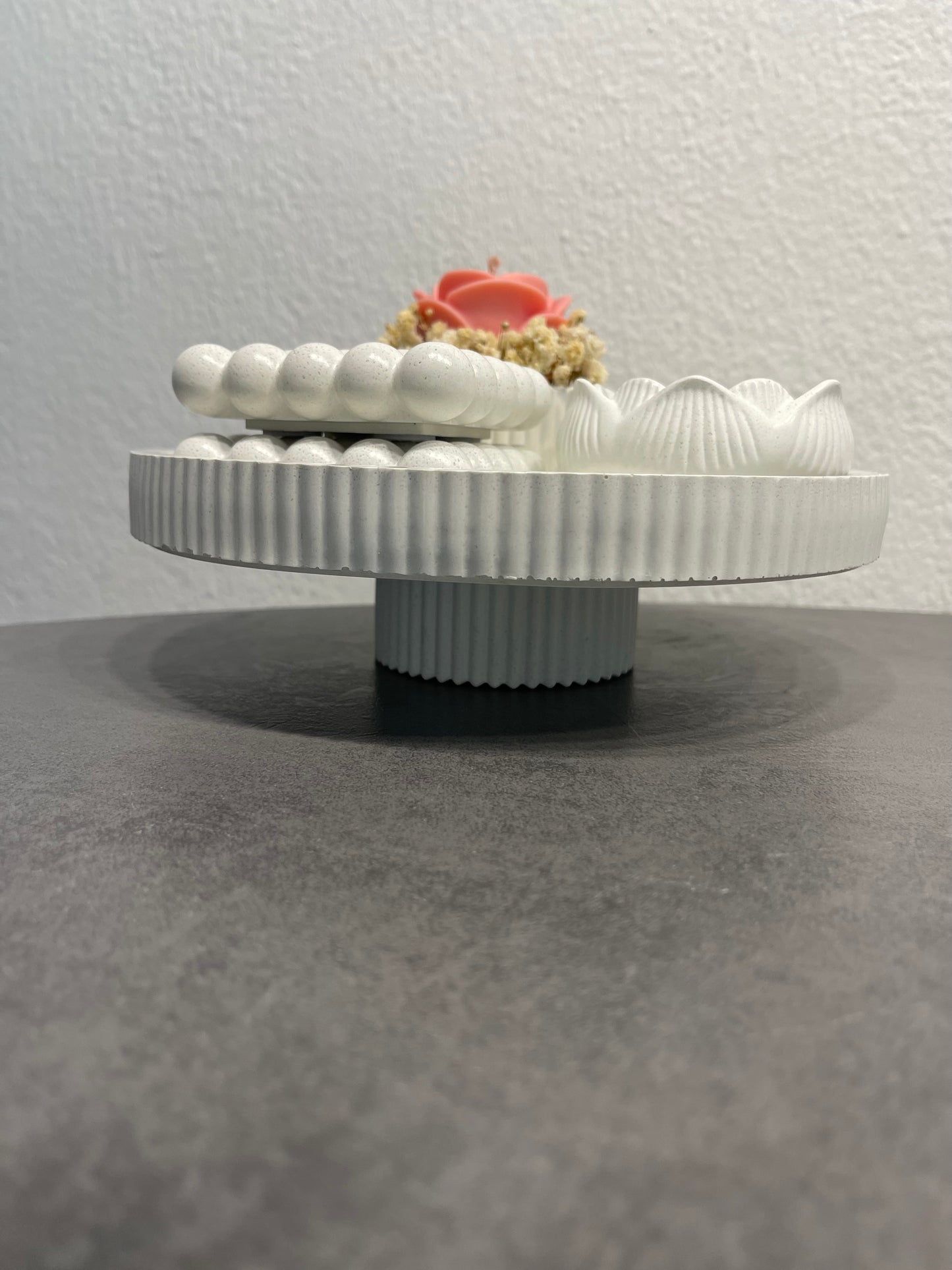 Beton Schale mit Fuß „Katja“ - Set | Handgemacht | Modern & minimalistisch | Rillenoptik unten