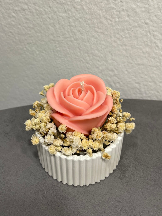 Handgemachte Rosen-Kerze im Betongefäß | Deko mit Trockenblumen | Geschenkidee für Hochzeit, Babyparty & besondere Anlässe