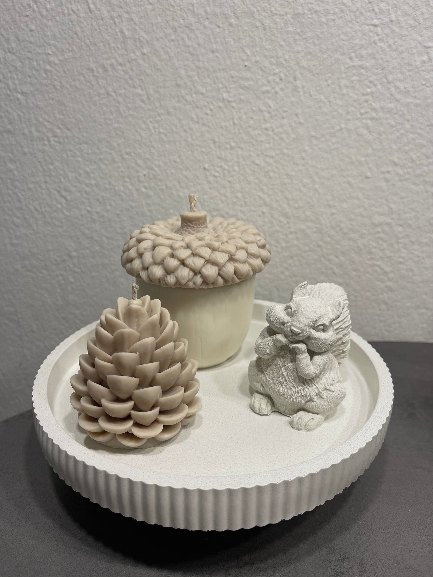 Alle, Herbstliches Deko-Set „Whispers of Fall“ – Handgemacht aus Beton & Wachs | In zarten Nude-Tönen