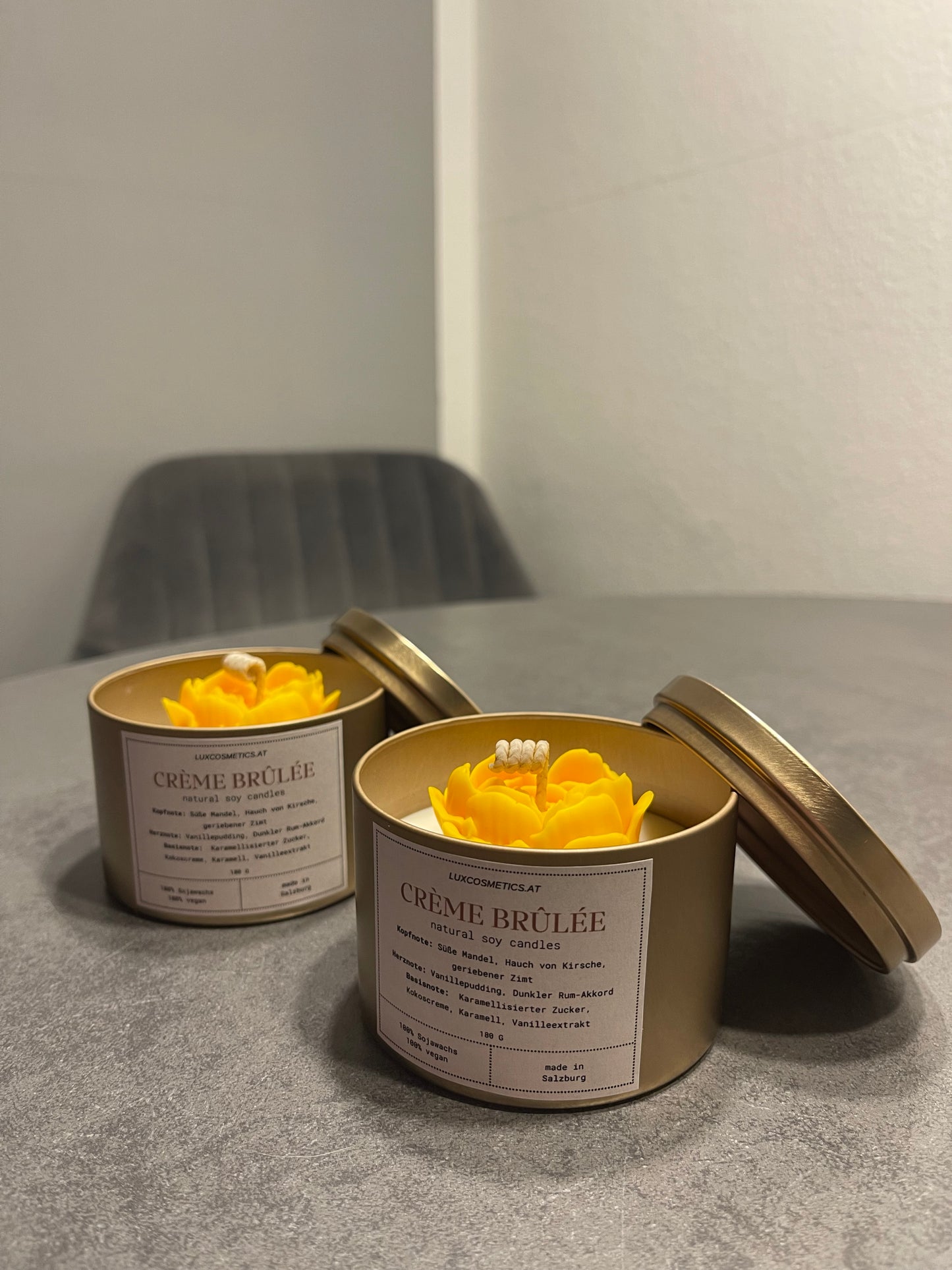 Vanilla Crème Brûlée Duftkerze handgegossen, Winter Edition, Front