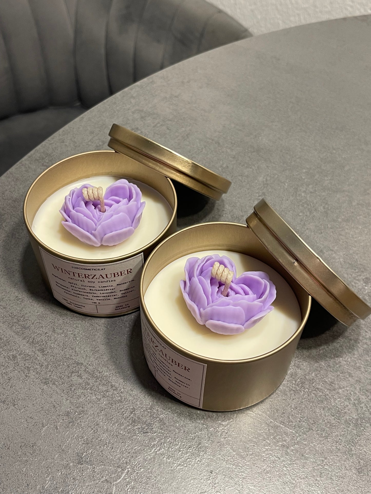 Winterzauber Duftkerze handgegossen, Winterduft, Dosenkerze, Geschenkidee, von oben, Rosenkerze, Lila, Flieder