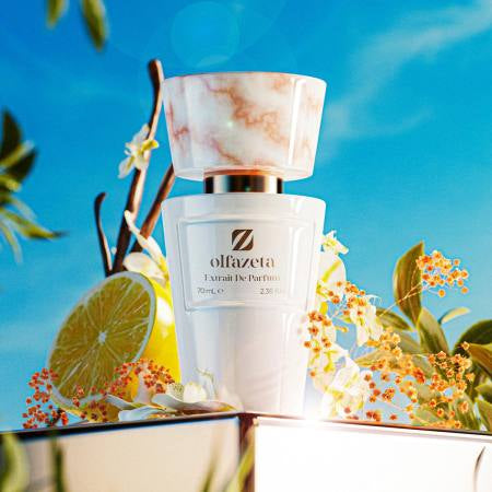 Olfazeta Extrait De Parfum 70 ml – luxuriöser Nischenduft mit frischer Zitrusnote, weißen Blüten und cremiger Basis, stilvoll inszeniert vor sommerlichem Hintergrund