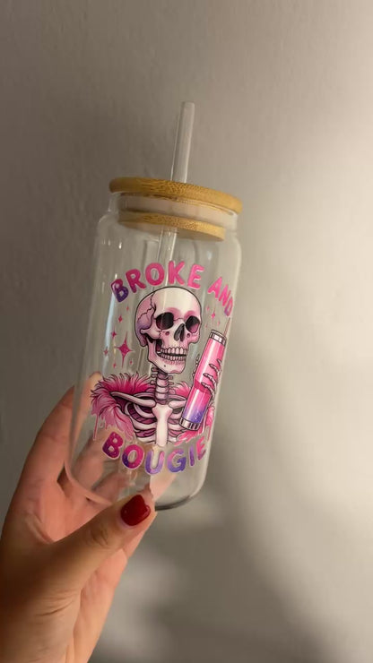 „Broke & Bougie„ Trinkbecher mit Deckel & Strohhalm aus Glas